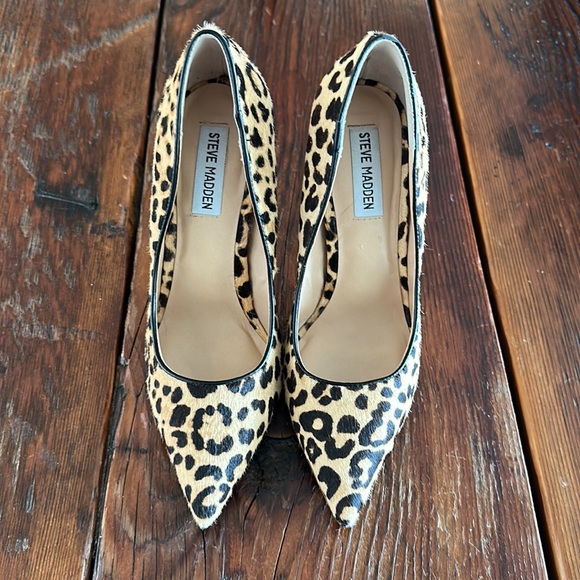 Women’s size 8 Steve Madden leopard heels - Picture 2 of 3